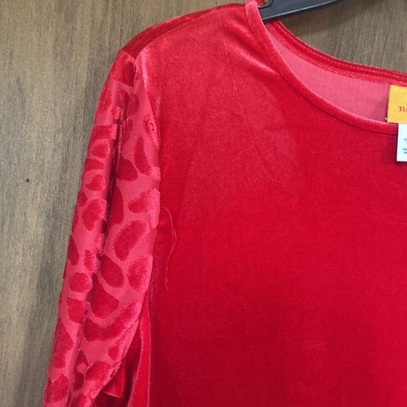 3/$45 Ruby rd velvet red top with abstract animal print leopard print sleeves PL - Picture 4 of 17